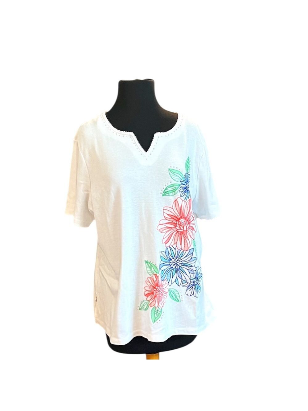 Alfred Dunner Women's Floral Embroidered Short Sleeve Women's Top, Large